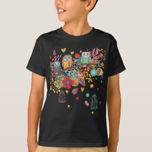 Niedliche Eulen und bunter Blumenbildhintergrund T-Shirt