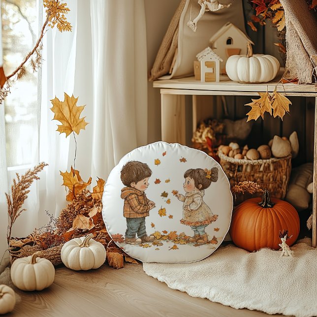 Niedliche Fallkids spielen Rundes Kissen (Cute Children Playing in the Fall Round Pillow)