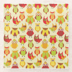 Niedliche, farbenfrohe Owls in warmen Rot und Grün Glasuntersetzer