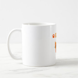 niedliche farbige Katze sieht gut aus auf Tasse
