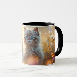 Niedliche Fluffige Katze in Wildblumen Kaffeetasse