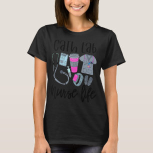 Niedliche Frauen RN Symbol Krankenschwester Arbeit T-Shirt