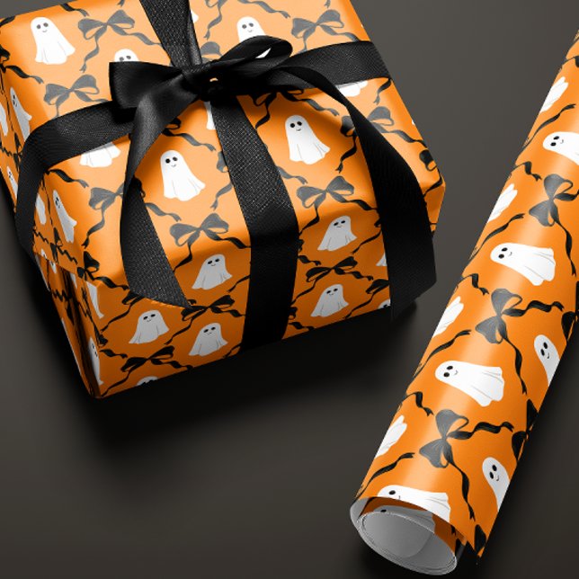 Niedliche Geister und schwarze Bogen auf Orange Ha Geschenkpapier (orange Halloween gift wrapping paper with a cute smiling ghost and black bow diamonds)