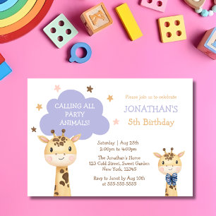 Niedliche Giraffe beim Aufruf von Party zum Geburt Einladung