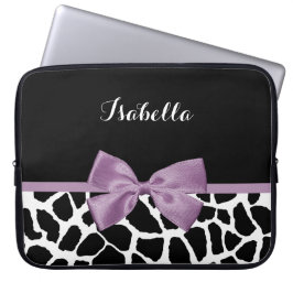 Niedliche Giraffe Druckvorschau Lila mit Namen Laptopschutzhülle