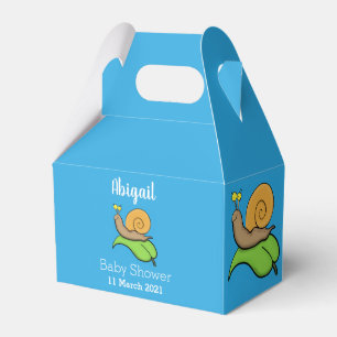 Niedliche, glückliche Schnecke auf einer Cartoon-I Geschenkschachtel