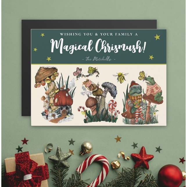 Niedliche Green Magic Mushroom Magnetic Christmas  Magnetkarte (Green magnetic mushroom christmas card with whimsical illustrations of mushrooms, frogs and snails)