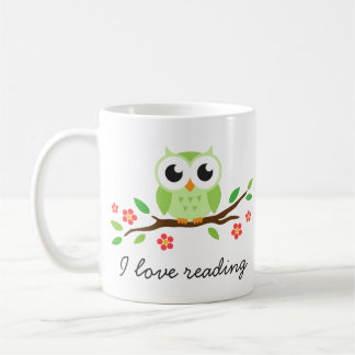 Niedliche grüne Eule auf dem BlumenLiebeablesen Kaffeetasse