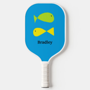 Niedliche, grüne und gelbe Fische auf blau Pickleball Schläger
