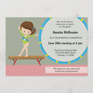Niedliche Gymnastikfrau Einladung