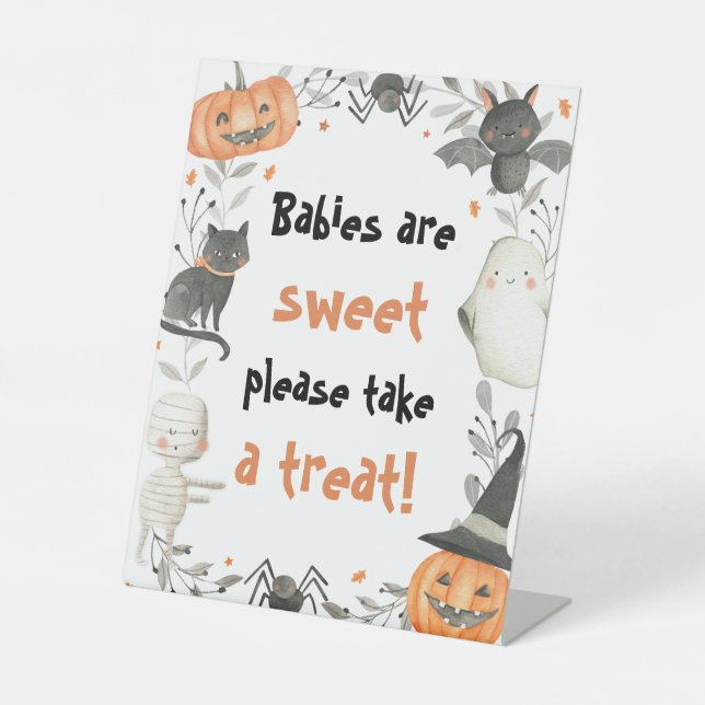 Niedliche Halloween Baby Dusche Babys sind süßes Z Sockelschild (Vorderseite)