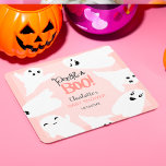 Niedliche Halloween-Geister Rosa-Babydusche Rechteckiger Pappuntersetzer<br><div class="desc">Adorable niedliche flüchtige Blick ein Boo! Halloween Illustrationen Baby Dusche Party Teller,  perfekte Halloween Babydusche,  mit niedlichen Illustrationen mit Gespenstern und boogemalten Aquarellen in Pastellrosa und Grau. Sie können alle Farben der Abbildung und des Textes ändern.</div>