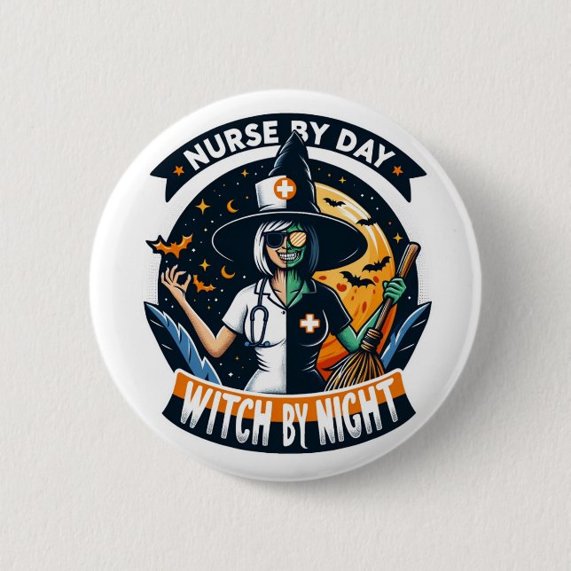 Niedliche Halloween-Kurse an der Hexe bei Nacht Button (Vorderseite)
