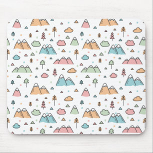 Niedliche Hand gezeichnetes Gebirgsszenen-Muster Mousepad