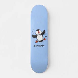 Niedliche Happy-Fying-Puffsängerin mit blauen Cart Skateboard