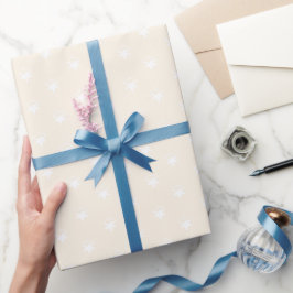 Niedliche, helle, weiße Schneeflocken Schneesterne Geschenkpapier