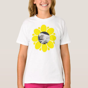 Niedliche, hellgelbe Blume Rahmen für Begleiter Fo T-Shirt
