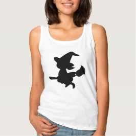 Niedliche Hexe, die auf einer Besen-Silhouette rei T-Shirt
