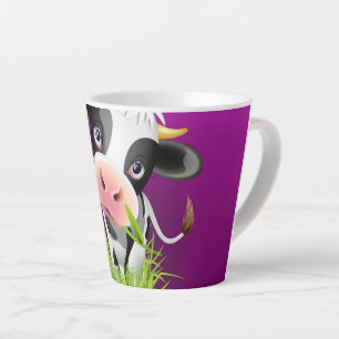 Niedliche Holsteinkuh im Gras über lila Milchtasse