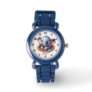Niedliche Jungen geben Elefanten den Namen Armbanduhr