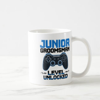 Niedliche Junior Trauzeuge Hochzeitsfeier auf unge Kaffeetasse
