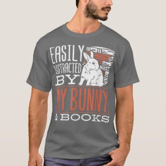 Niedliche Kaninchenliebhaber, die von Büchern und  T-Shirt