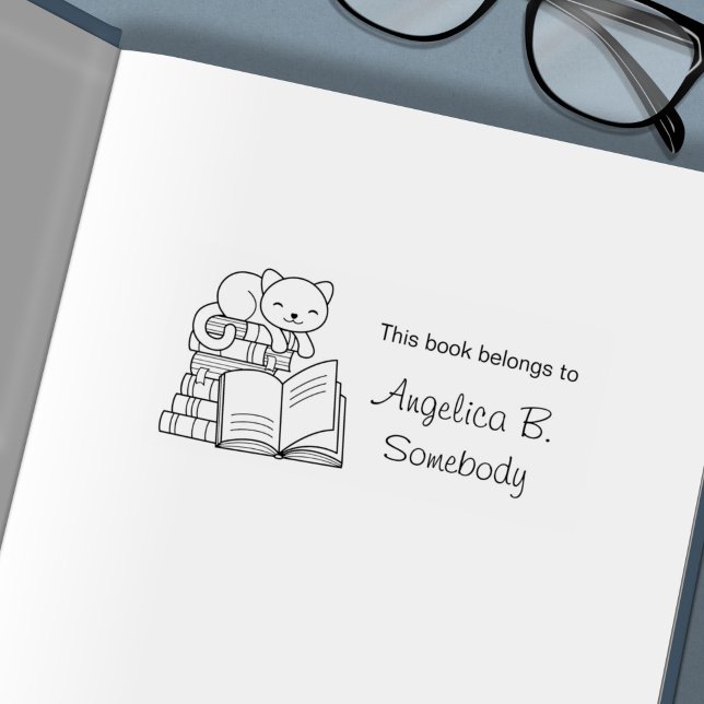 Niedliche Katze auf Bücherstapel - Buchzeichen Permastempel (Von Creator hochgeladen)