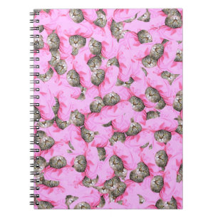 Niedliche Katze in einem rosa Caps-Muster zufällig Notizblock