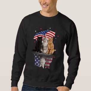 Niedliche Katzen unter amerikanischem Regenschirm, Sweatshirt
