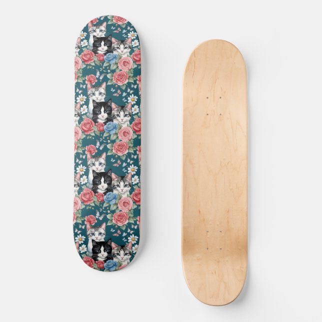 Niedliche Katzenkätzchen mit Rose und Schmetterlin Skateboard (Vorderseite)
