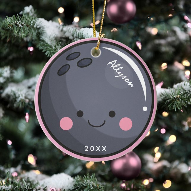 Niedliche Kawaii Bowling Ball Girl's Name & Year S Keramik Ornament (Von Creator hochgeladen)