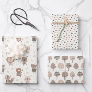 Niedliche kleine Tiere und Bäume in Erdtönen Geschenkpapier Set