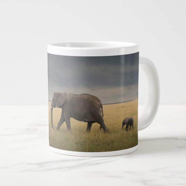 Niedliche Kleintiere | Afrikanische Elefantenfamil Jumbo-Tasse (Vorderseite Rechts)