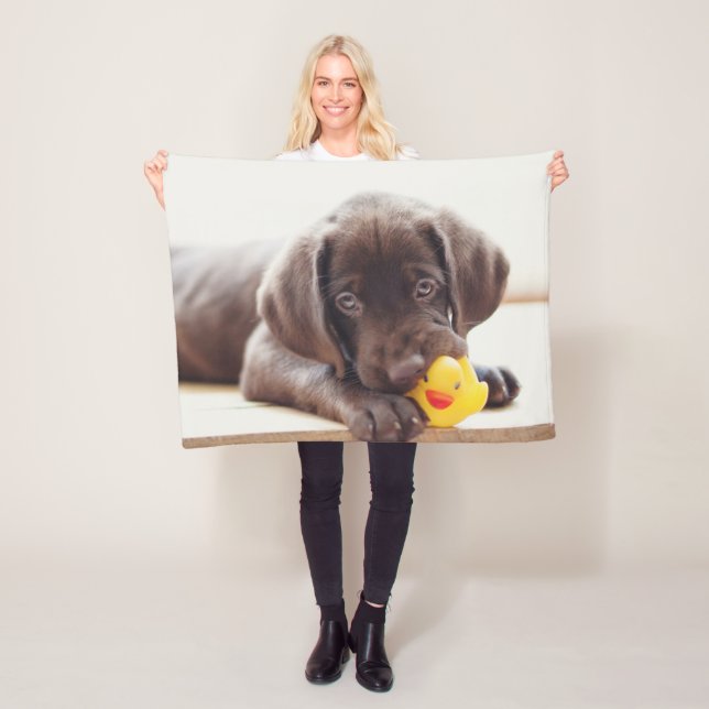 Niedliche Kleintiere | Chocolate Labrador Puppy Fleecedecke (Beispiel)