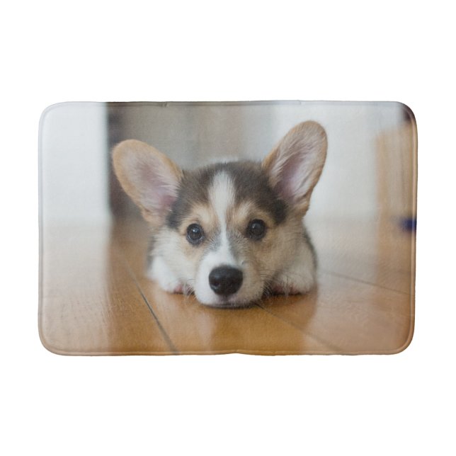 Niedliche Kleintiere | Corgi Puppy Looking Badematte (Vorderseite)