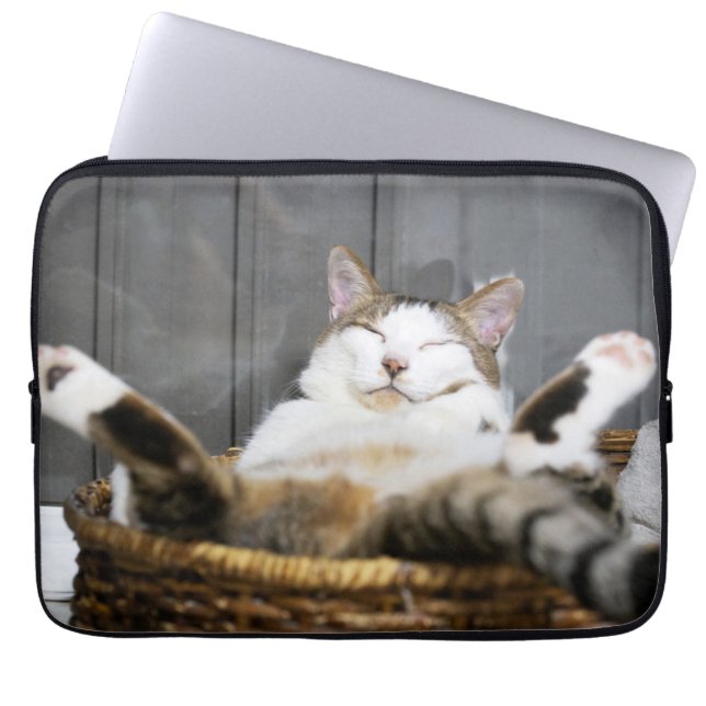 Niedliche Kleintiere | Katze im Bett Laptopschutzhülle (Vorderseite)