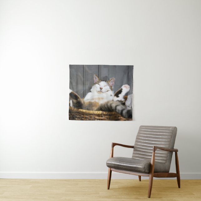 Niedliche Kleintiere | Katze im Bett Wandteppich (Beispiel (Horizontal))