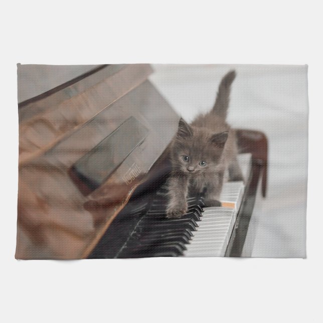 Niedliche Kleintiere | Kitten auf Piano Geschirrtuch (Horizontal)