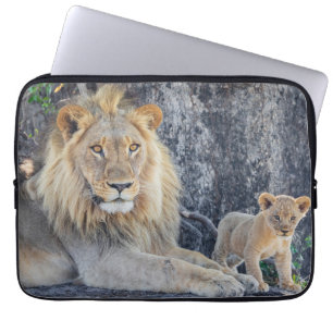 Niedliche Kleintiere   Löwe Vater & Cub Laptopschutzhülle