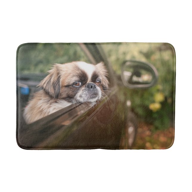Niedliche Kleintiere | Pekingese Welpe im Auto Badematte (Vorderseite)