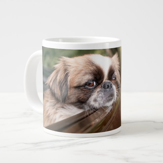 Niedliche Kleintiere | Pekingese Welpe im Auto Jumbo-Tasse (Vorderseite Links)