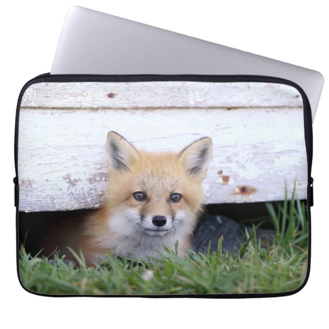 Niedliche Kleintiere | Red Fox Kit Peeking Laptopschutzhülle (Vorderseite)