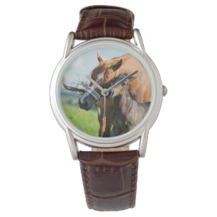 Niedliche Kleintiere   Schwarzer Fohlen mit Mama Armbanduhr
