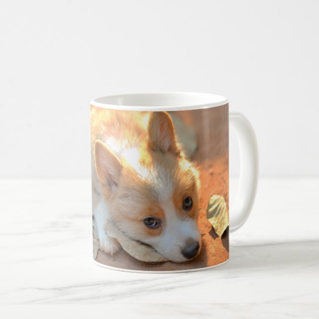 Niedliche Kleintiere | Shy Corgi Kaffeetasse (VorderseiteRechts)