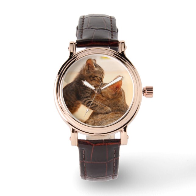 Niedliche Kleintiere | Tabby Kitten Kiss Armbanduhr (Vorderseite)