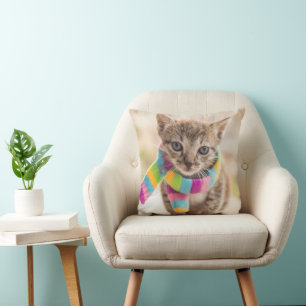 Niedliche Kleintiere   Tabby Kitten Rainbow Scarf Kissen