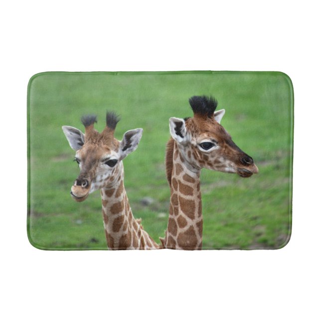 Niedliche Kleintiere | Zwei Baby-Giraffen Badematte (Vorderseite)