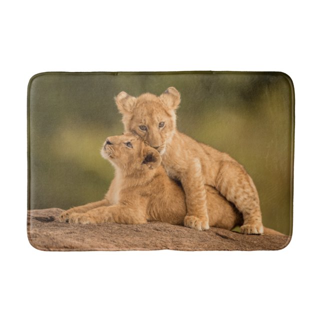 Niedliche Kleintiere | Zwei Lion Cubs Badematte (Vorderseite)