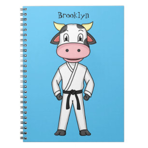 Niedliche Kuh in Kung Fu Anzug Cartoon Notizblock