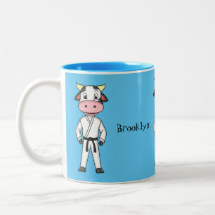 Niedliche Kuh in Kung Fu Anzug Cartoon Zweifarbige Tasse